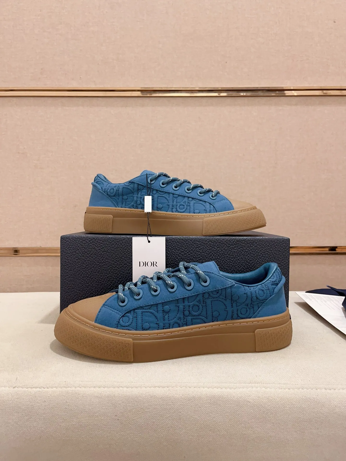 Men's shoes 💰: 680💰 [Dior·Dior] Top 🔍Couple model 💏🔍New casual sports style couple shoes, new four-season design, perfect workmanship, lace-up lazy style to create cabinet quality, upper: imported first-layer cowhide, sheepskin lining is soft and comfortable, ultra-light TPU wear-resistant outsole, simple, versatile fashion men's shoes, excellent color code number 35--44